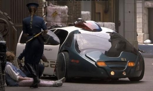 Filmde polis arabaları da son teknolojiden nasibini almıştı.