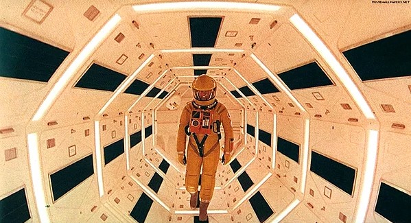 3. 2001: A Space Odyssey (1968) / Yön.: Stanley Kubrick