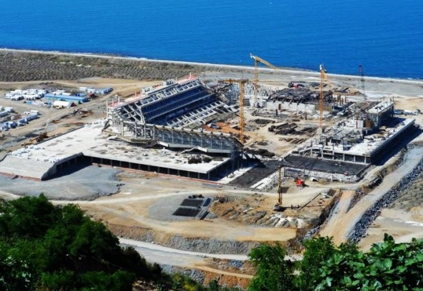 Trabzonspor'un merakla beklenen yeni stadyumu büyük bir hızla ilerliyor.