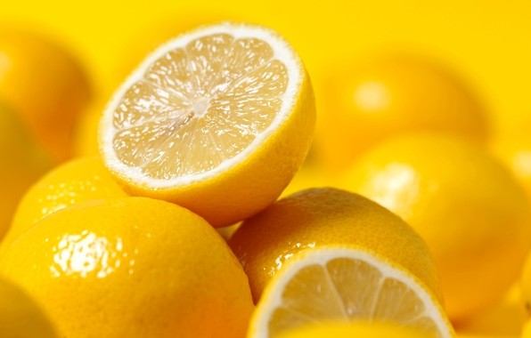 Bağışıklık sisteminizi destekler: C vitamini bağışıklık sistemimizi destekler, limon da C vitaminiyle doludur. Sistemdeki C vitamini seviyesi stresli olduğunuz zamandaki tüketmeniz gereken ilk gıdalardan biridir.
