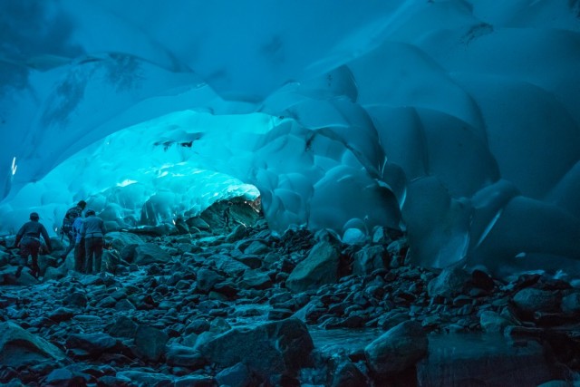 Mendenhall Buz Mağarası, Alaska, ABD