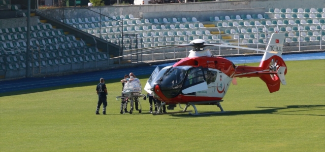 Ambulans helikopter 7 günlük bebek için havalandı