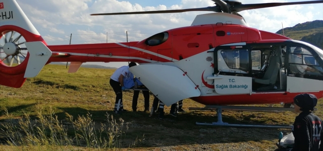 Ambulans helikopter akıma kapılan işçi için havalandı