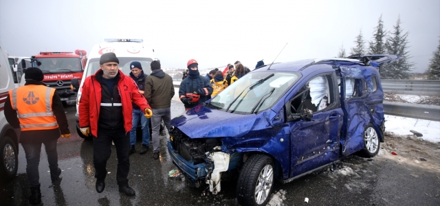 Anadolu Otoyolu'nda trafik kazası: 1 ölü, 3 yaralı
