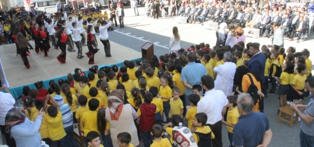 Bafra'da eğitim öğretim yılının başlaması dolayısıyla tören