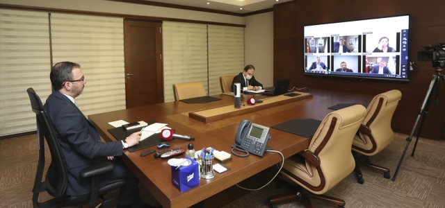 Bakan Kasapoğlu, federasyon başkanlarıyla görüştü