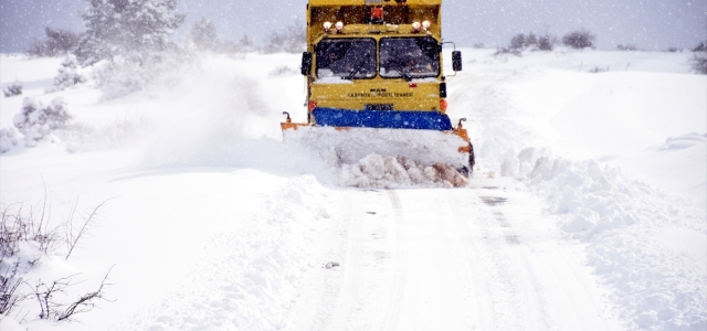 Bolu, Karabük, Sakarya ve Zonguldak'ta 94 köy yolu ulaşıma kapalı