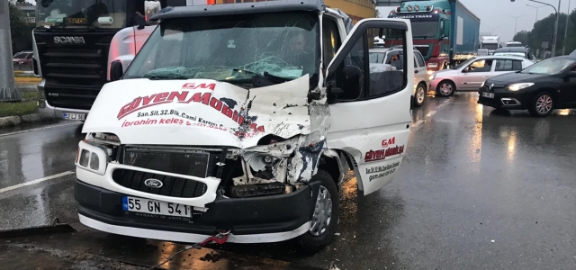 Çarşamba'da trafik kazası:1 yaralı