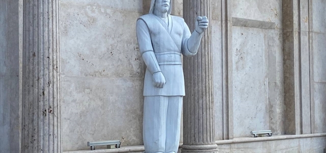 Düzce'de asker heykelinin kaybolan mızrağının bulunması için çalışma başlatıldı