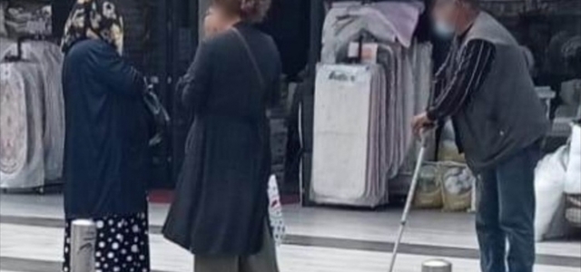 Düzce'de yakalanan koltuk değnekli dilenci, Zabıta Müdürlüğünden yürüyerek çıktı