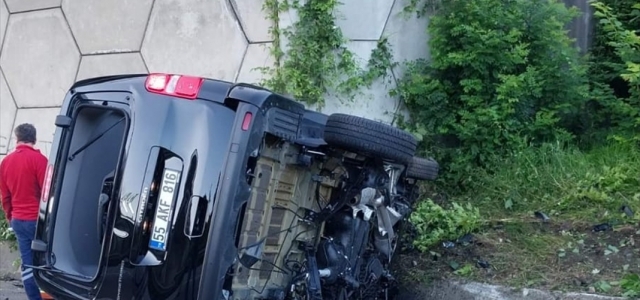 Giresun'da hafif ticari aracın devrilmesi sonucu 1 kişi öldü, 1 kişi yaralandı