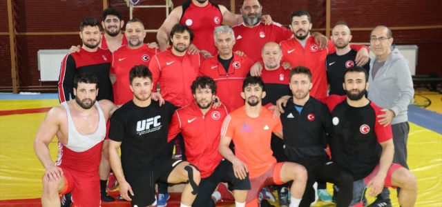Grekoromen Güreş Milli Takımı, Bolu'da Avrupa Şampiyonasına hazırlanıyor