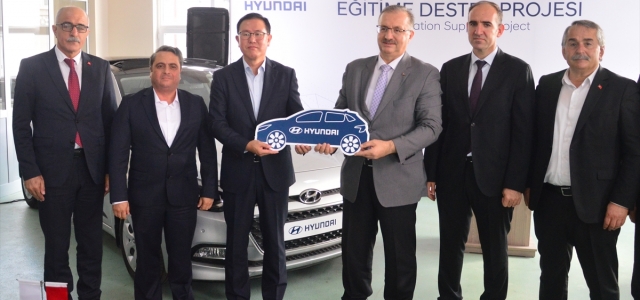 Hyundai'den Sakarya'daki meslek lisesine araç ve atölye desteği