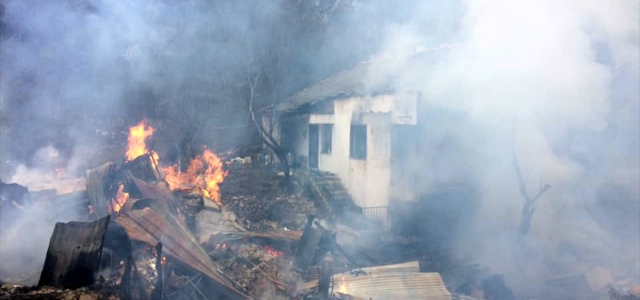 Karabük'te 2 ev yandı