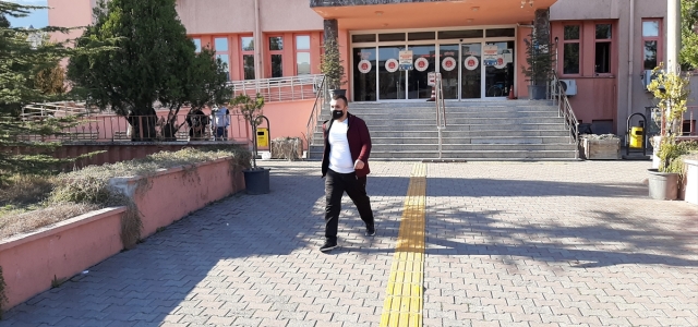 Karabük'te kimlik soran polisle tartışan kişi ifade için polis merkezine götürüldü