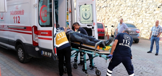 Karabük'te otomobilin çarptığı kişi yaralandı