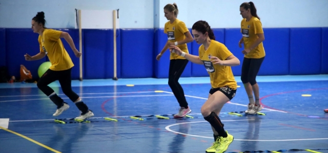 Kastamonu Belediyespor'da lig ve EHF Kupası hazırlıkları sürüyor
