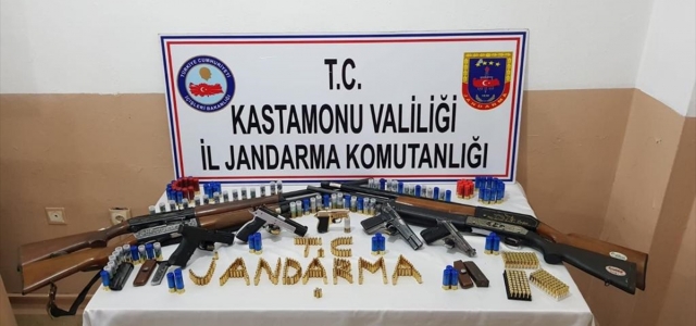 Kastamonu'da silah kaçakçılığı iddiasıyla 5 şüpheli yakalandı