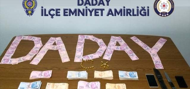 Kastamonu'da vatandaşlardan tehditle para isteyen 3 kişi gözaltına alındı