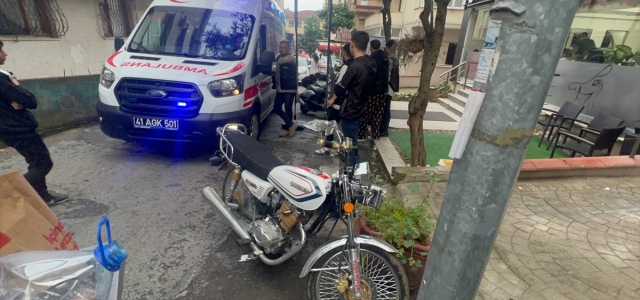 Kocaeli'de çaldığı motosikletle kaçmaya çalışan şüpheliyi vatandaşlar durdurdu