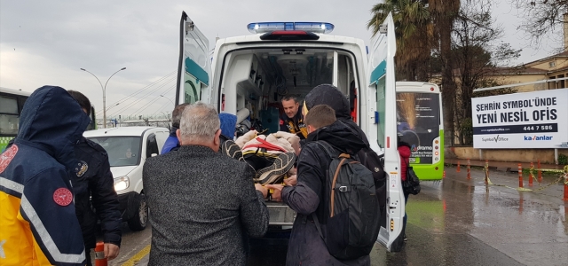  Kocaeli'de halk otobüsünün çarptığı kadın yaralandı