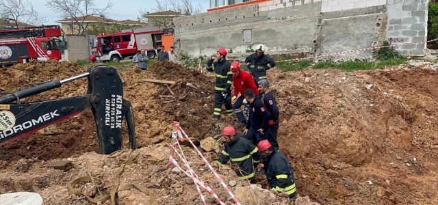 Kocaeli'de inşaat alanında göçük altında kalan işçi kurtarıldı