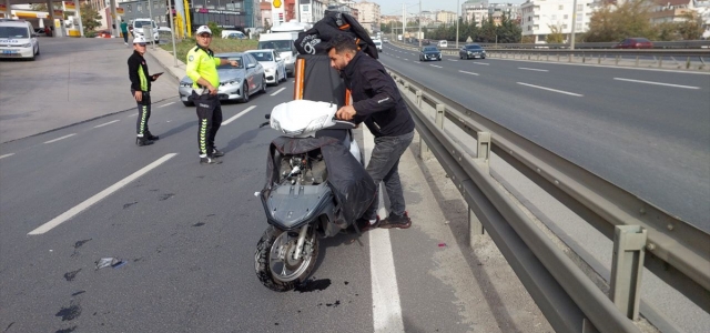 Kocaeli'de otomobilin çarptığı iddia edilen motosikletteki 2 kardeş yaralandı
