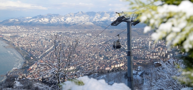 Ordu Boztepe'de kar nedeniyle yoğunluk oluştu