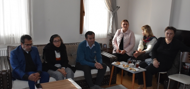 Özgecan Aslan'ın ailesinden Ceren Özdemir'in ailesine taziye ziyareti