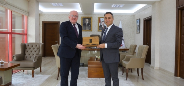 Samsun Üniversitesi Rektörü Aydın, TOGÜ Rektörü Yılmaz'ı ziyaret etti