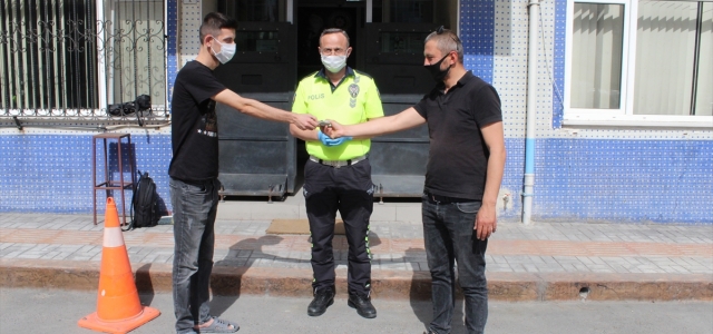 Samsun'da bir kişi ATM cihazında bulduğu 4 bin lirayı sahibine ulaştırdı