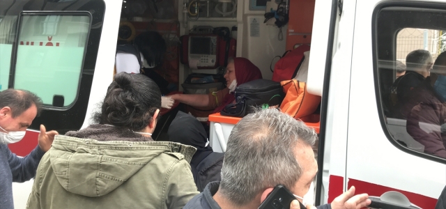 Samsun'da komşular arasında çıkan kavgada 4 kişi bıçakla yaralandı
