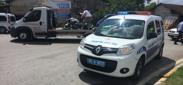 Samsun'da trafik polisinin kullandığı motosiklet ile otomobil çarpıştı: 4 yaralı