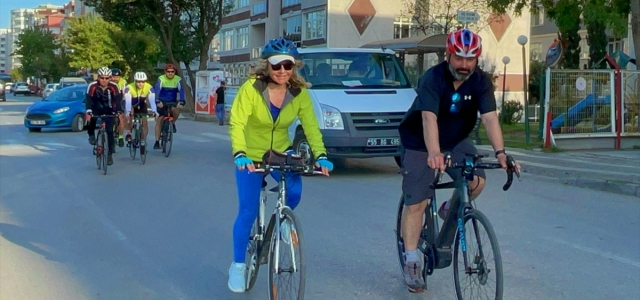 Selanik'ten bisikletçilerle yola çıkan "Ata toprağı" Samsun'a ulaştırıldı