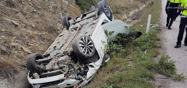 Sinop'ta devrilen otomobildeki aynı aileden 5 kişi yaralandı
