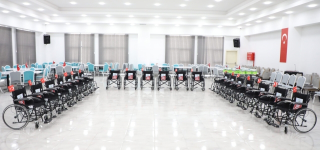 Tanju Özcan: “Tekerlekli sandalye ihtiyacını tamamen karşılayan tek belediyeyiz”