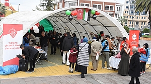 Giresun'da Filistin yararına hayır çarşısı etkinliği