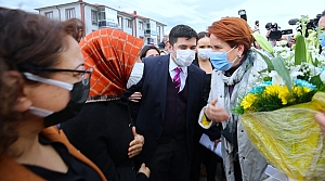 İYİ Parti Genel Başkanı Akşener, Düzce'de ziyaretlerde bulundu