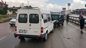 Merzifon'da zincirleme trafik kazasında 4 araçta maddi hasar oluştu