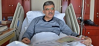 Abdullah Gül'ün kulağına protez takıldı