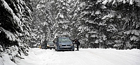 Tatilciler, kar yağışı nedeniyle yolda mahsur kaldı
