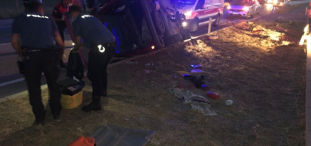Tokat'ta hafif ticari araç devrildi: 2 ölü, 2 yaralı