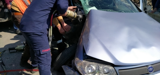 Tokat'ta iki otomobilin çarpıştığı kazada 9 kişi yaralandı