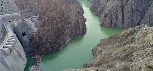 Yusufeli Barajı ve HES'te su seviyesi 41 metre oldu