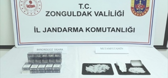 Zonguldak'ta üzerlerinde uyuşturucu bulunan 2 kişi tutuklandı