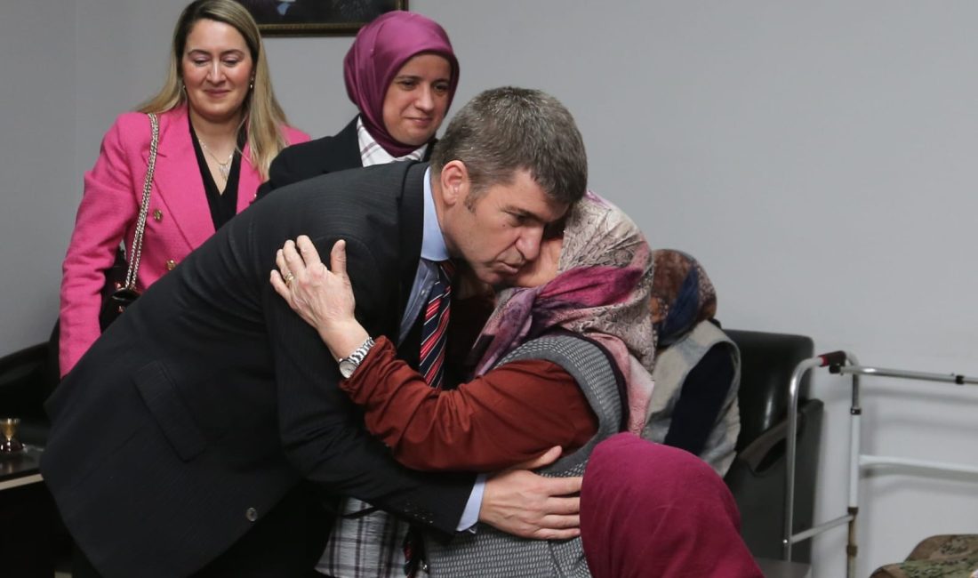 Vali Önder Bakan ile Eşi Elif Bakan Hanımefendi, Suluova Hacı