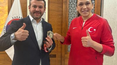 Sırbistan’da düzenlenen Dünya Kadınlar Boks Şampiyonası’nda bronz madalya kazanarak Türkiye’ye