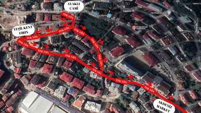 Karadeniz Bakır İlköğretim Okulu bölgesinde yoğun kardan dolayı trafik yoğunluğu