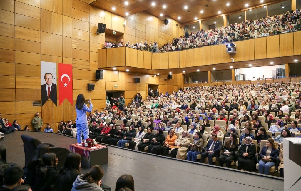 Rize Belediyesi Gençlik Merkezi ve Bilgi Evi (RİBEGEM) tarafından eğitimci