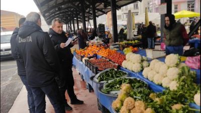Zabıta Ekipleri market, bakkal ve manavlarda denetim gerçekleştirdi Bolu Belediyesi Zabıta Müdürlüğü ekipleri, şehir genelinde faaliyet gösteren market,